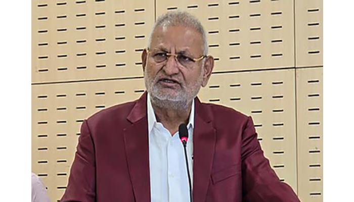 कृषिमंत्र्यांच्या विरोधात शेतकरी संघटना आक्रमक