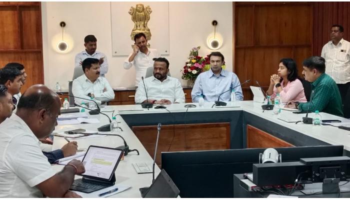 माण-खटाव तालुक्यातील विविध विकास कामांचा ग्रामविकास व पंचायतराज मंत्री जयकुमार गोरे यांनी घेतला आढावा