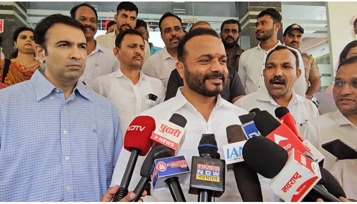 भाजपची यादी कदाचित संजय राऊत फायनल करत असतील