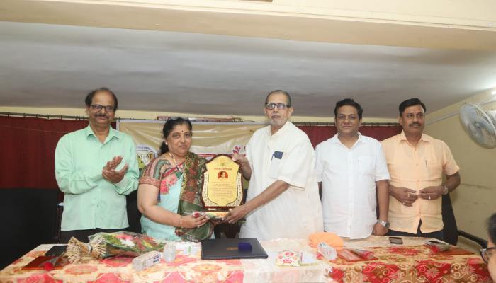 मावळा फौंडेशनच्या सत्काराने ॲड. वर्षा देशपांडे भारावल्या
