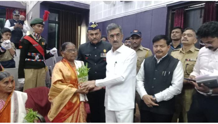 कारगिल युद्धातील सैनिकांचे बलिदान अविस्मरणीय : पालकमंत्री शंभूराज देसाई