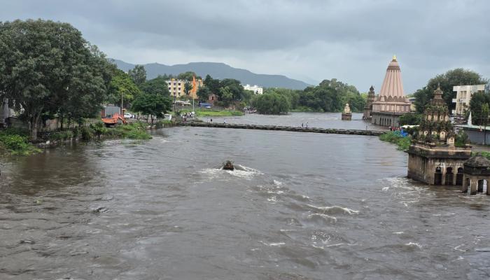 धरणांतून पाणी सोडल्याने नद्यांच्या पाणी पातळीत वाढ