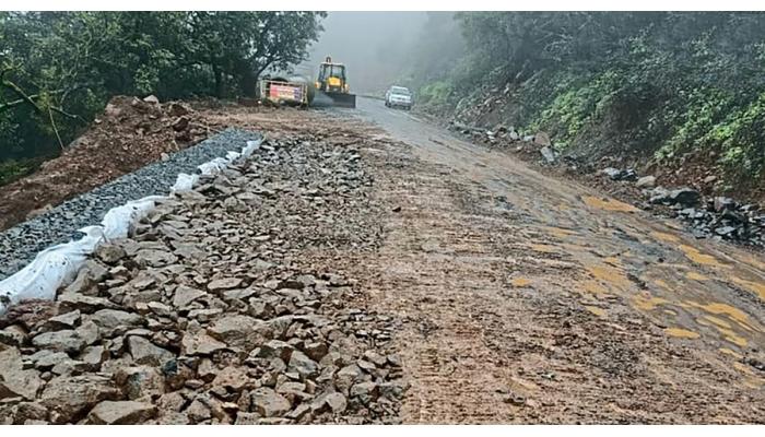 महाबळेश्वर-तापोळा रस्त्यावर वाहतूक सुरु