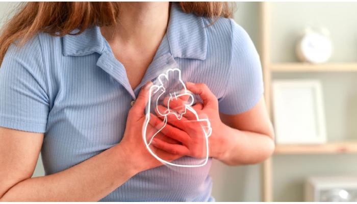 नखं आणि पायाच्या केसांची कमी वाढ हे हार्ट ब्लॉकेजचं लक्षणं