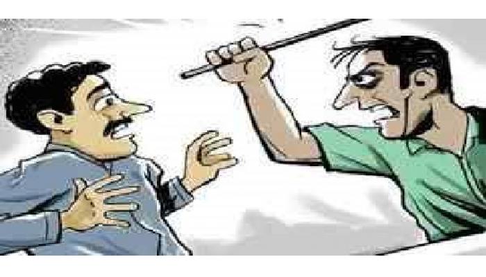 जुन्या भांडणावरून एकास काठीने मारहाण