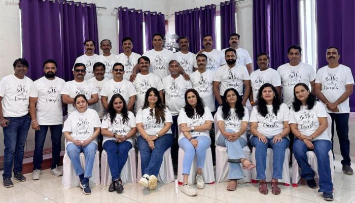 यशवंतराव चव्हाण विज्ञान महाविद्यालय, सातारा – १९९८ च्या बॅचचा २७ वर्षांनी भावनिक स्नेह मेळावा