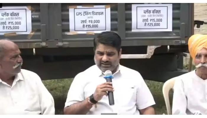 ट्रॅक्टरला ब्लॅक बॉक्स सक्ती