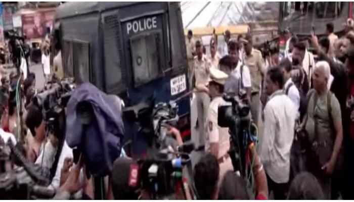 कबुतरखाना बंदी समर्थनात मराठी एकीकरण समिती आक्रमक