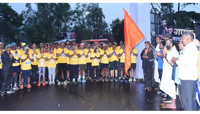 सज्जनगड रन 2025 ला स्पर्धकांचा उत्स्फूर्त प्रतिसाद