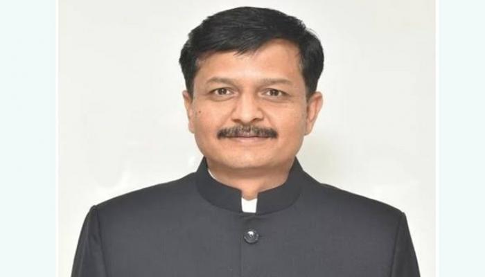 नागरिकांच्या सुरक्षिततेला सर्वोच्च प्राधान्य आवश्यक तेथे तात्काळ स्थलांतरण करा : जिल्हाधिकारी संतोष पाटील