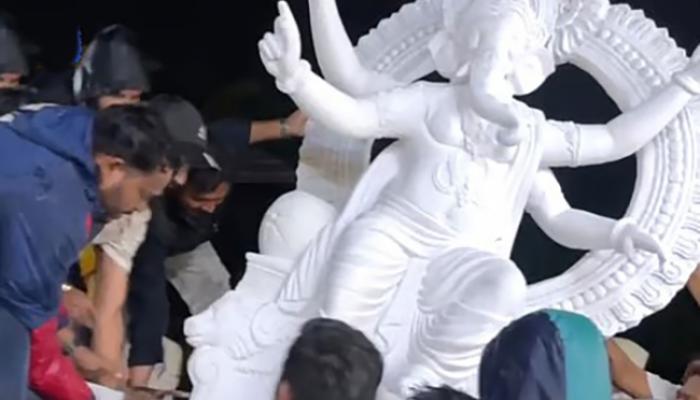 कराडला युवकांच्या मदत कार्याने गणेश मुर्ती सुरक्षीत स्थळी