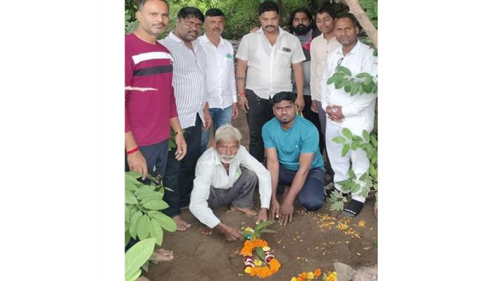 कालकथित वंदना बजरंग काकडे यांच्या स्मृती प्रित्यर्थ वृक्षारोपण