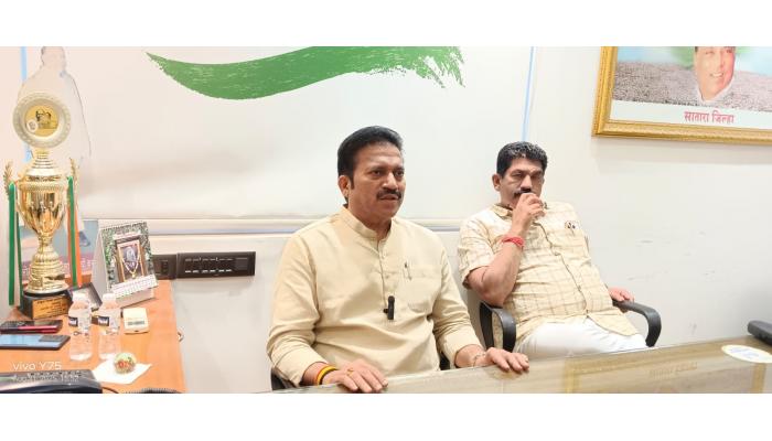 मराठा आरक्षणाचे आंदोलन चिरडण्याचा राज्य सरकारचा प्रयत्न