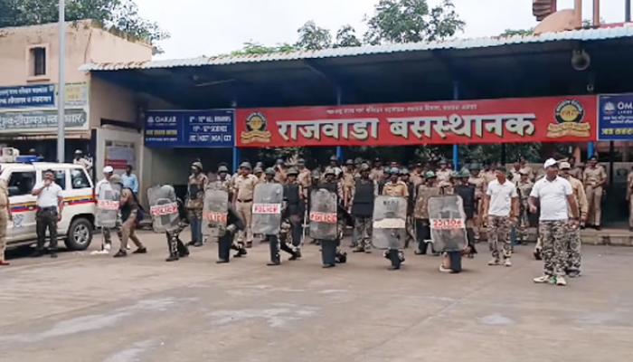 सातारा पोलिसांच्या दंगाविरोधी पथकाची प्रात्यक्षिके