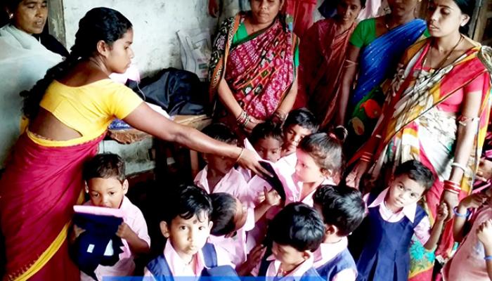 अंगणवाडी सेविका, मदतनीसांच्या मानधनात वाढ