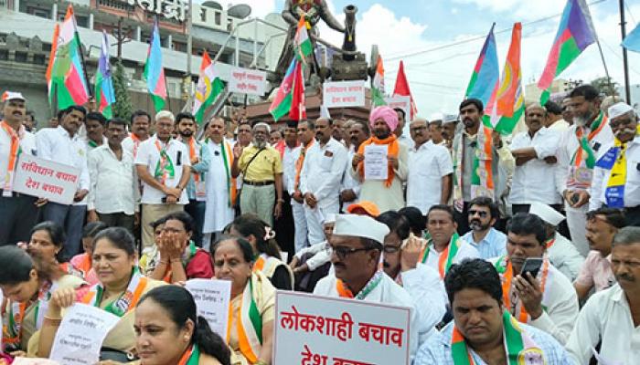 जनसुरक्षा विधेयकाच्या प्रतीची शिवतीर्थावर होळी
