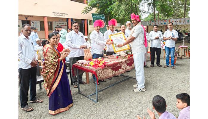 आदर्श शिक्षक सन्मान पुरस्काराने श्री. काशिनाथ सोनवलकर यांचा गौरव