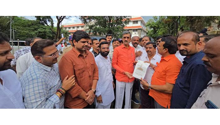 मुख्यमंत्री यांच्याशी सोमवारी बोलून निर्णय घेतला जाईल