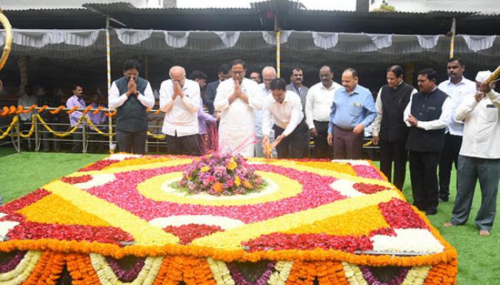 जागतिकीकरणात गुणवत्ता हाच निकष : डॉ. उदय निरगुडकर