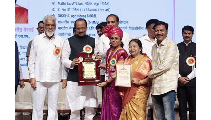 स्वाती देसाई, भारती ओंबासे यांचा शिक्षक गुणगौरव पुरस्काराने सन्मान