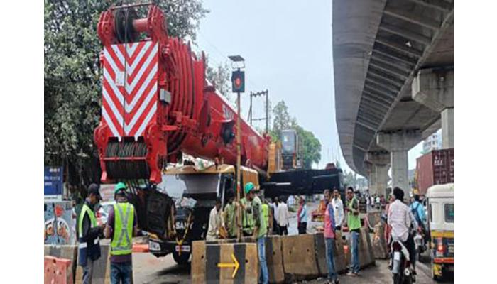 जम्बो क्रेनचा वापर करून मलकापुरातील लाँचर उतरविण्याचे काम पूर्ण