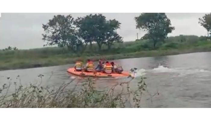 येरळा नदीत पुराच्या पाण्यात वाहून गेलेल्या व्यक्तीचा शोध सुरूच