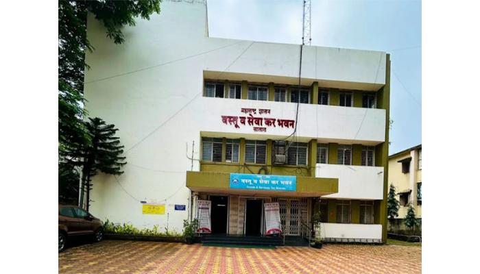 साताऱ्यात दोन राज्य विक्रीकर निरीक्षक 20 हजाराची लाच घेताना रंगेहाथ जाळ्यात; लाचलुचपत प्रतिबंधक विभागाच्या पथकाची कारवाई