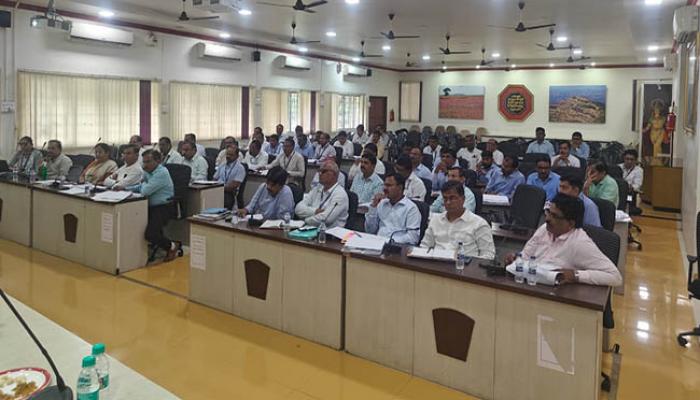 बिलिंग व वसूली कार्यक्षमतेत सुधारणा करा अन्यथा कठोर कारवाई : मा. प्रादेशिक संचालक भुजंग खंदारे