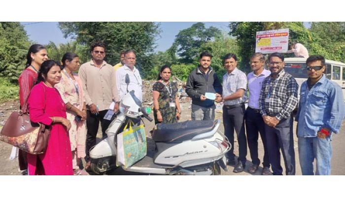 वाढे, वर्ये परिसरात उघड्यावर कचरा टाकणाऱ्यांवर दंडात्मक कारवाई; प्रशासनाच्या पथकाची प्रत्यक्ष स्थळ भेट