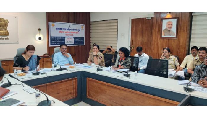 महिला संरक्षण कायद्यांची काटेकोरपणे अंमलबजावणी करा; रुपाली चाकणकर यांचे निर्देश; महिलांच्या संरक्षणासाठी शासन कटिबद्ध