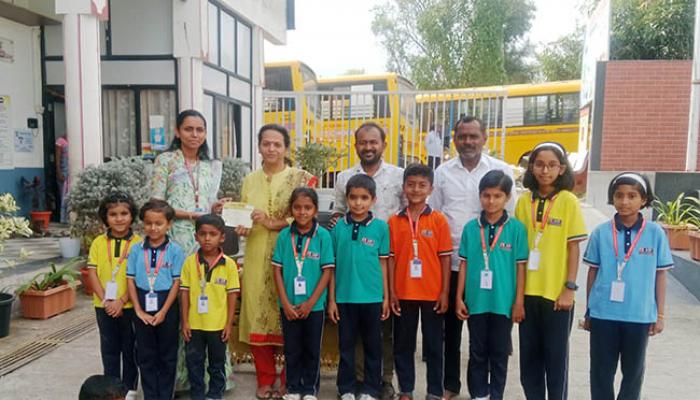 मिलिटरी अपशिंगे येथील एएसपी शाळेतर्फे ४ साहित्य संमेलनास ३४ हजारांची मदत