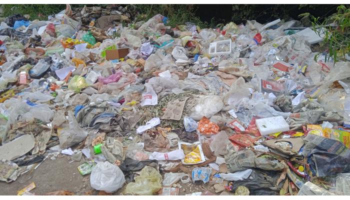 रस्ता आमच्या हक्काचा, नाही कोणाच्या बापाचा...!