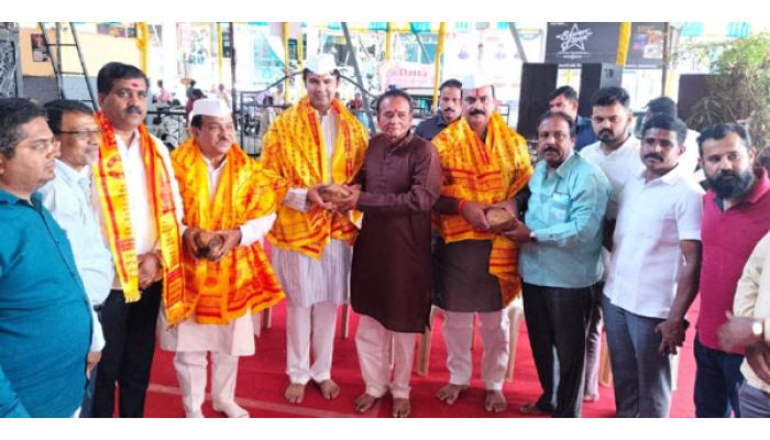 भाजपा जिल्हाध्यक्ष डॉ. अतुल भोसले व आमदार मनोज घोरपडे यांची पंचपाळे दुर्गा माता मंदिरा सदिच्छा भेट