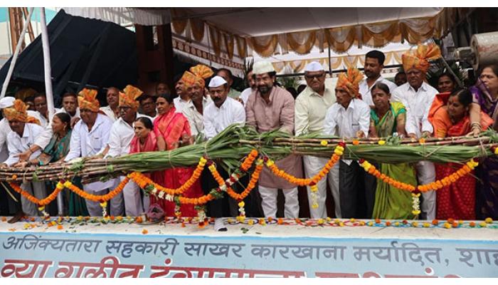 सभासद-शेतकऱ्यांच्या सहकार्याने 'अजिंक्यतारा' प्रगतीपथावर ; ना. शिवेंद्रसिंहराजे; कारखान्याच्या ४२ व्या गळीत हंगामाचा केला शुभारंभ