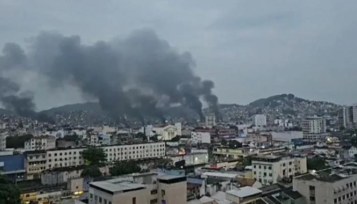 रिओ दी जेनेरिओमध्ये ब्राझील पोलिसांची ड्रग्ज माफियांवर सर्वात मोठी कारवाई