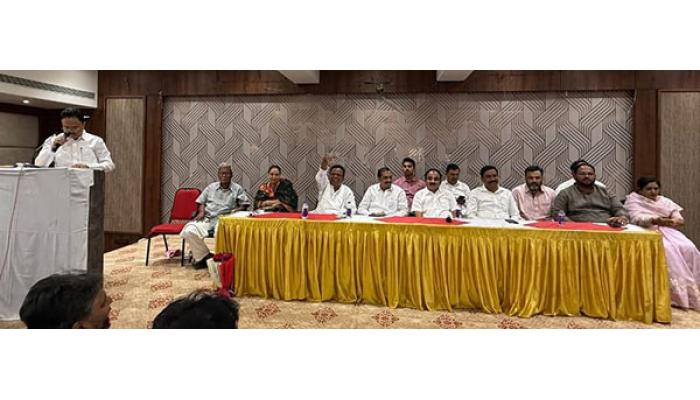 स्थानिक स्वराज्यासाठी राष्ट्रवादी काँग्रेसच्या पदाधिकाऱ्यांनी सक्रिय व्हावे; ना. मकरंद पाटील, साताऱ्यात आढावा बैठक, तालुकानिहाय घेतला आढावा