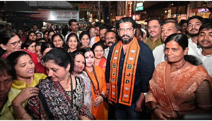 बिहार विधानसभा निवडणुकीतील विजयाचा साताऱ्यात जल्लोष; सार्वजनिक बांधकाम मंत्री शिवेंद्रसिंह राजे यांची उपस्थिती, मोती चौकात कार्यकर्त्यांकडून पेढे वाटप