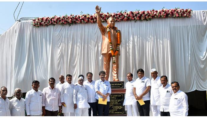 आ. डी. बी. कदम प्रतिष्ठानला सर्वतोपरी सहकार्य करणार; खासदार नितीन पाटील; ४० वा स्मतिदिनानिमित्त अभिवादन