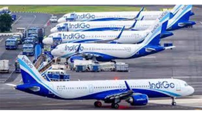 इंडिगोच्या गोंधळामध्ये वाढत्या विमान भाड्यांवर सरकारची कडक कारवाई; विमान कंपन्यांना नवीन भाडे मर्यादांचे पालन करणे बंधनकारक