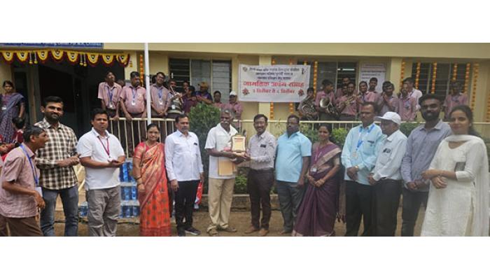 बँडमास्टर सलीम मुलाणी यांचा कर्ण फाऊंडेशनतर्फे सन्मान; 25 वर्षांपासून दिव्यांग मुलांना देत असलेल्या प्रशिक्षणाची दखल