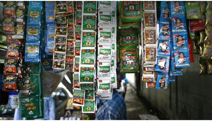 बंदी असलेल्या गुटख्याची जिल्ह्यात राजरोसपणे विक्री; अन्न व औषध प्रशासन विभाग कागदावर ; टपरीचालक जोमात, केवळ कायदे नको, कारवाईची आवश्यकता