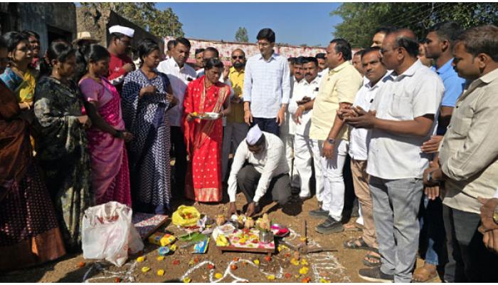 तारळेतील कातकरी बांधवांना मिळणार हक्काची घरकुले;यशराज देसाई यांच्या हस्ते भूमिपूजन; 48 गृहप्रकल्प मंजूर