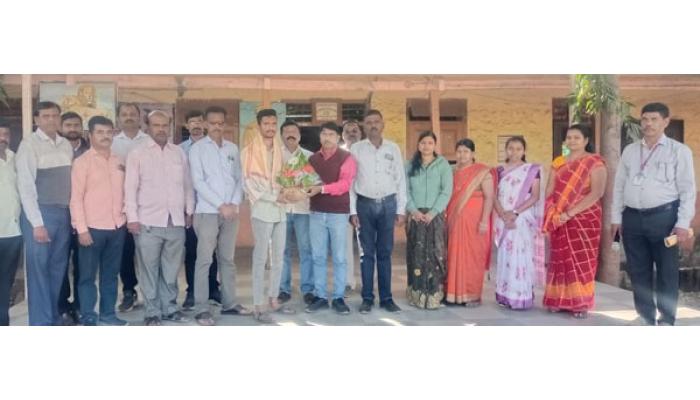 इंडियन एअरफोर्समध्ये स्पर्धा परीक्षामधून निवडझाल्याबद्दल शंभूराज राजेघाटगे याचा सत्कार