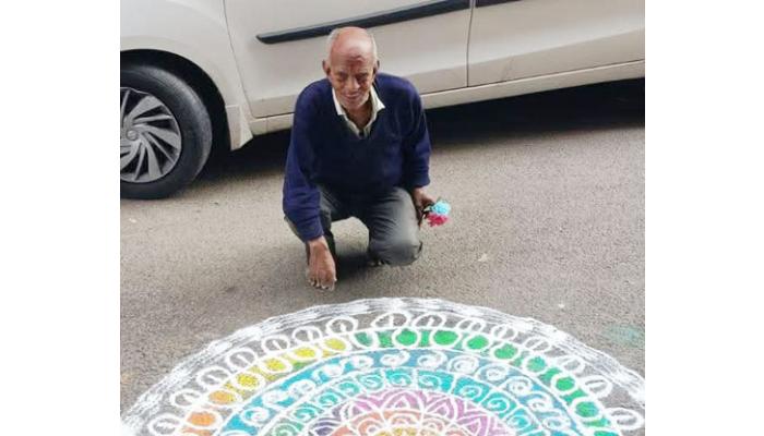 रांगोळीवाले भोळेभाबडे व्यक्तिमत्व चारुदत्त यांचे निधन; सातारकरांकडून श्रद्धांजली