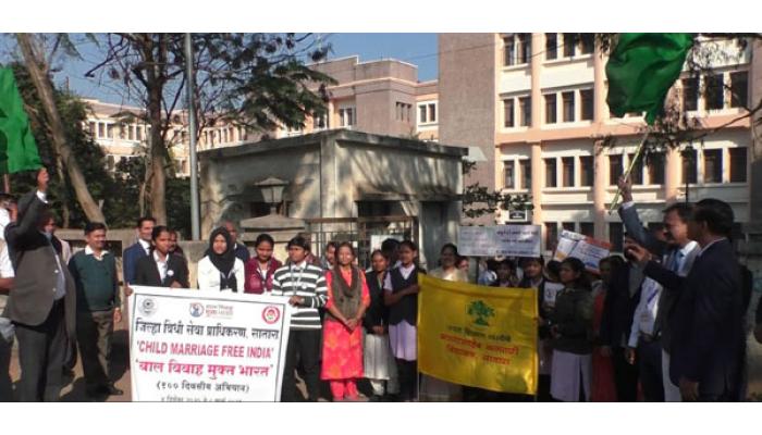 बालविवाह, हुंडाबळी, जातीभेद, स्त्रीभ्रूण हत्या कुप्रथांबाबत जनजागृतीसाठी सातारा शहरात रॅली