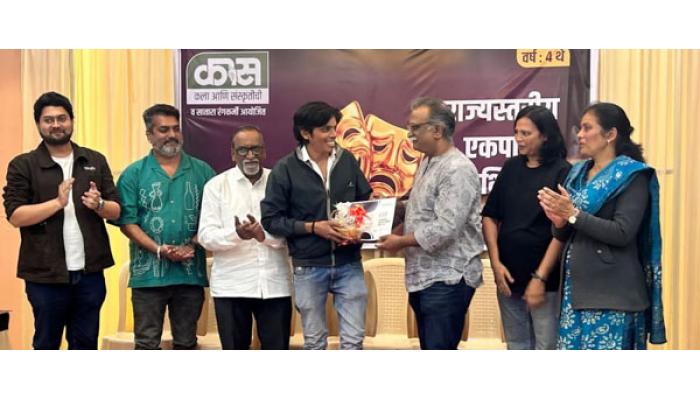 राज्यस्तरीय एकपात्री स्पर्धेत हणमंत शिंदे मोठ्या गटात तर देवदत्त घोणे छोट्या गटात विजयी