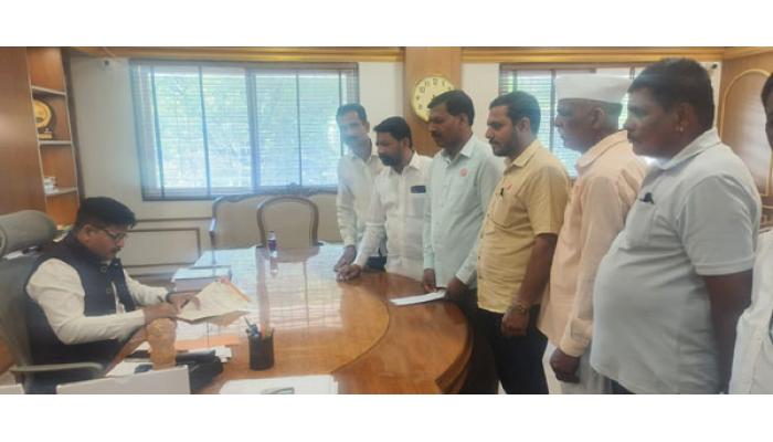 ऊस नियंत्रण कायद्याचे उल्लंघन करणाऱ्यांवर कारवाई करा; स्वाभिमानी शेतकरी संघटनेचे जिल्हाधिकाऱ्यांना निवेदन