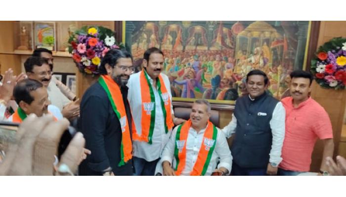 अमोल मोहिते यांनी स्वीकारला नगराध्यक्षपदाचा पदभार; चार वर्षाच्या प्रशासकीय राजवटीची अखेर, खासदार उदयनराजे व शिवेंद्रसिंहराजे यांची सोहळ्याला उपस्थिती