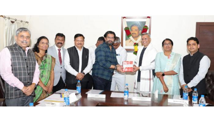 'अजिंक्यतारा'चे कामकाज इतर कारखान्यांसाठी दिशादर्शक - पंकज कुमार बन्सल; सदिच्छा भेटी दरम्यान काढले गौरवोद्गार