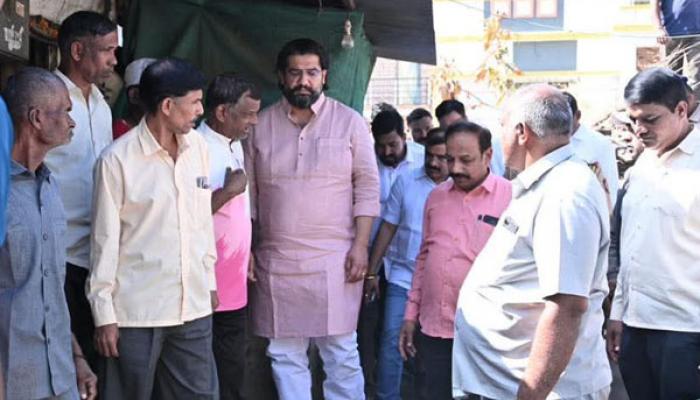 बिभवी येथील जळीतग्रस्तांना सर्वोतोपरी मदत करणार - ना. शिवेंद्रसिंहराजे भोसले; अन्नधान्यासह तात्पुरत्या निवाऱ्याची केली सोय